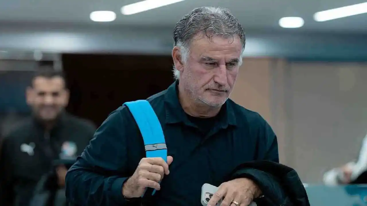 بسبب ثلاثية الأهلي.. مدرب نيوم يتوعد لاعبيه بإجراءات فنية صارمة بعد الخسارة